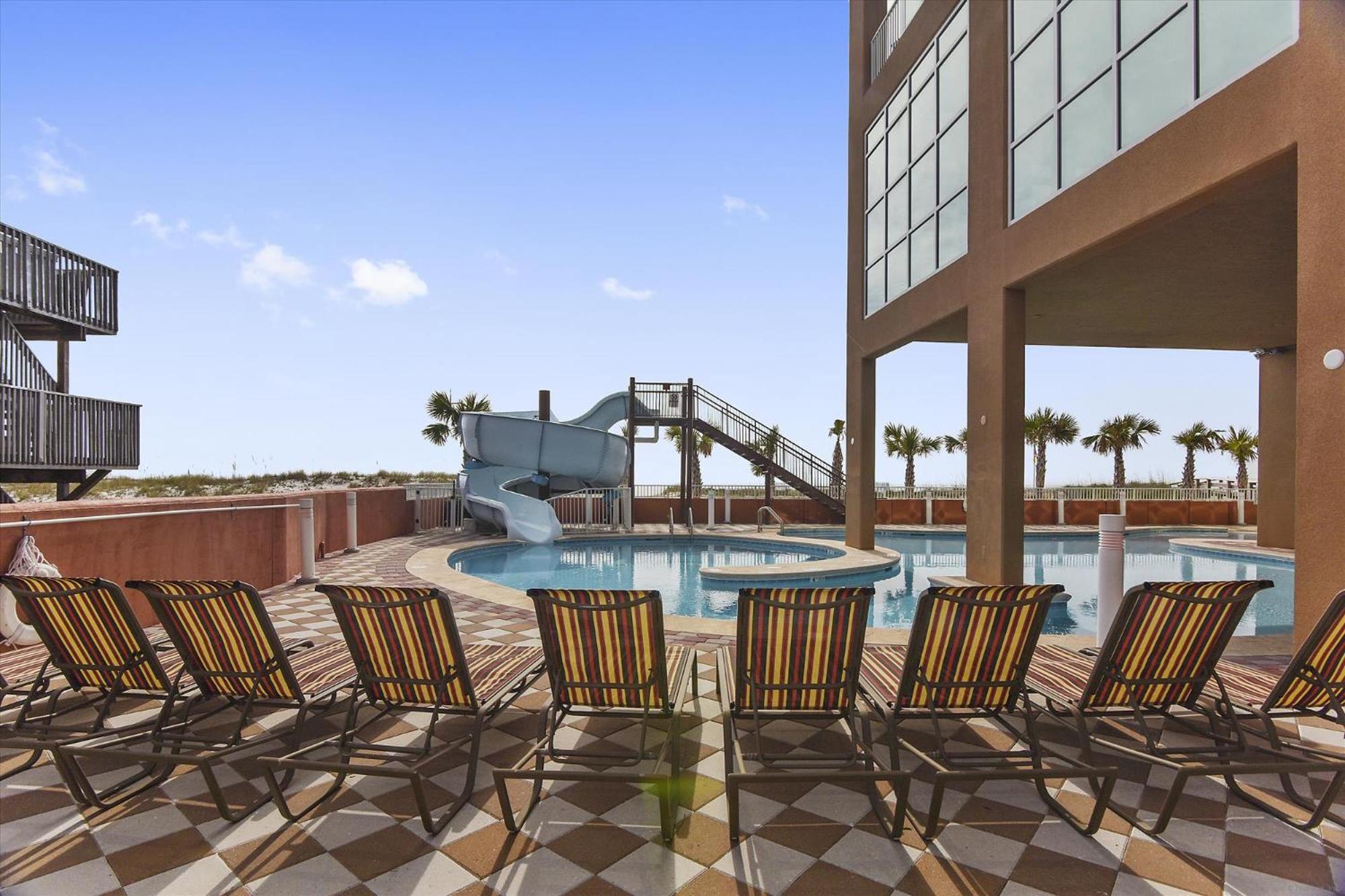 Phoenix Gulf Shores Unit 1702 Bilik gambar