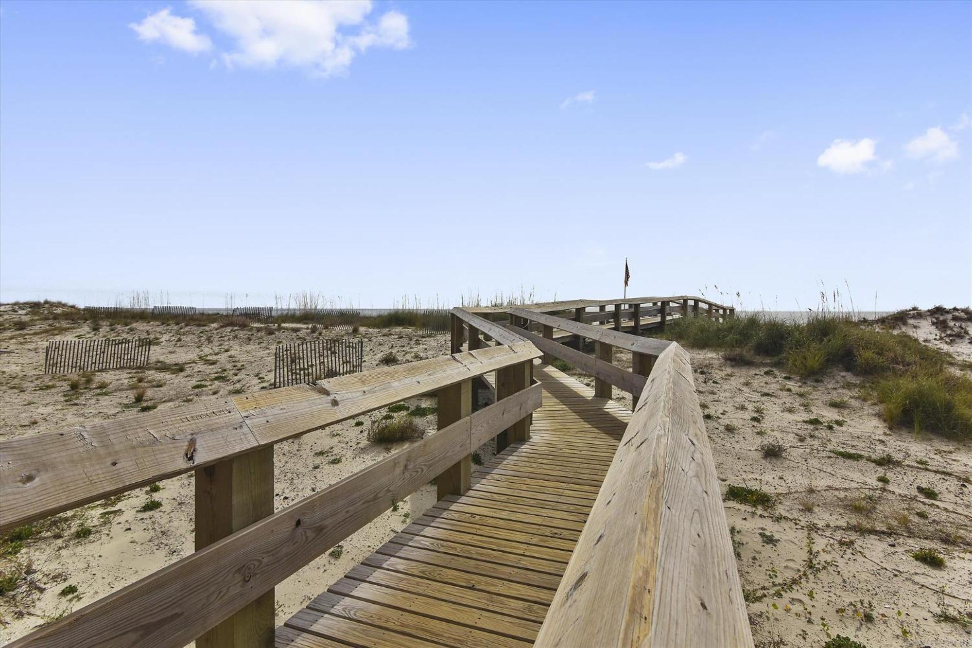 Phoenix Gulf Shores Unit 1702 Bilik gambar